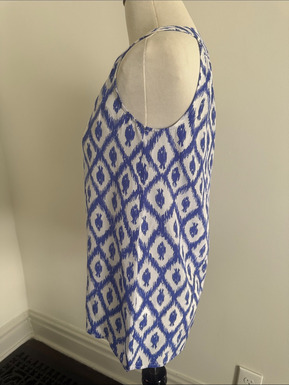 Lily Pulitzer “Bailey” Silk Sleeveless Iris Blue Little Fish Tank Top XXS - Picture 6 of 10